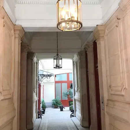 Apartment Cosy Studio Saint Michel Central Paris.