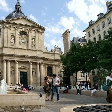 Cosy Studio Saint Michel Central Paris. Apartment *